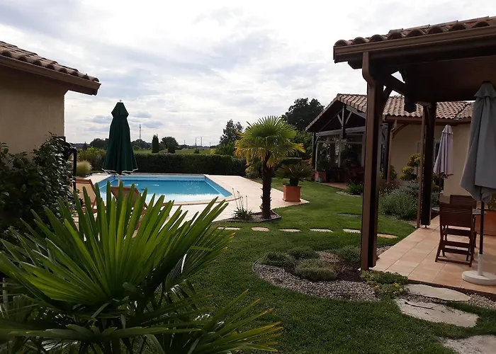 Le Clos Castel - Equipe بيت ضيافة 4*